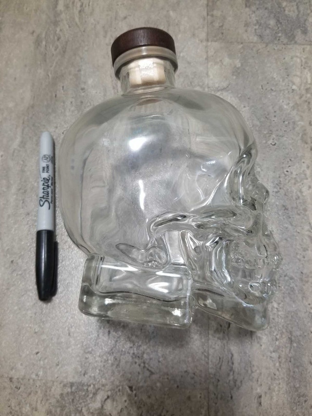 glass skull head vodka bottle - photo 3