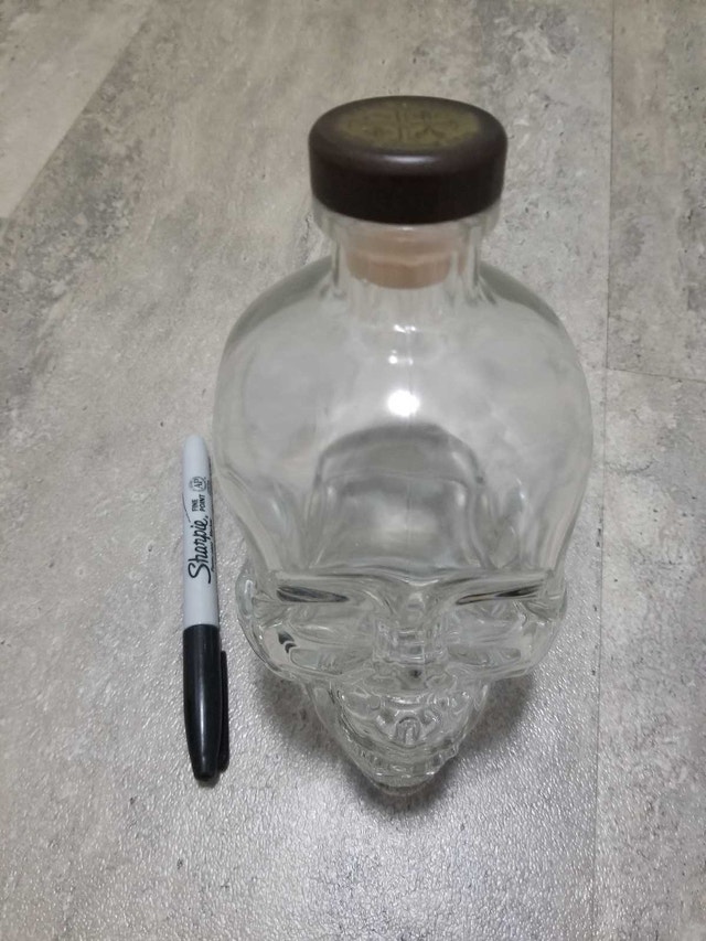 glass skull head vodka bottle - photo 4