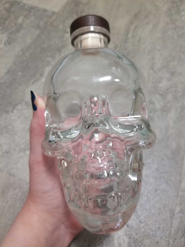 glass skull head vodka bottle - photo 5