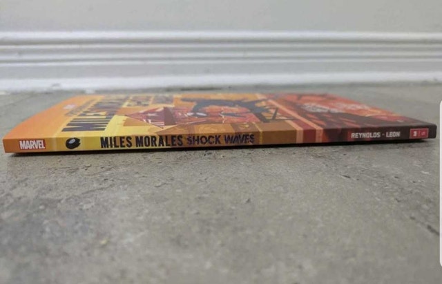 Graphic Novel - Miles Morales: Shock Waves - photo 2