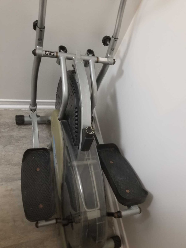 elliptical trainer exercise machine - photo 2