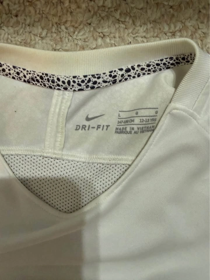 Kids Nike T-shirt L - photo 2