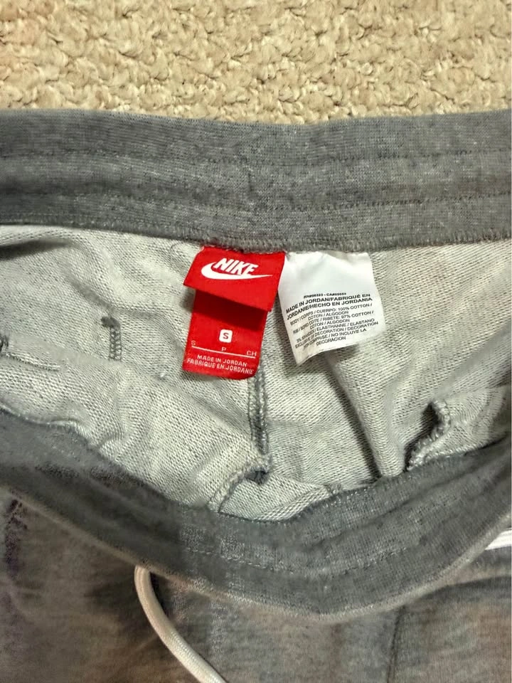 Men’s Nike Shorts S - photo 2