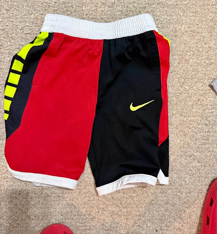 Kids Nike Shorts M