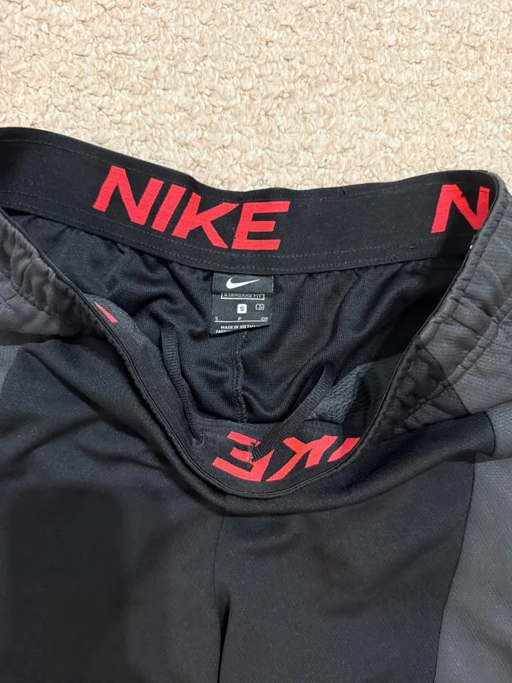Men’s Nike Shorts S - photo 2