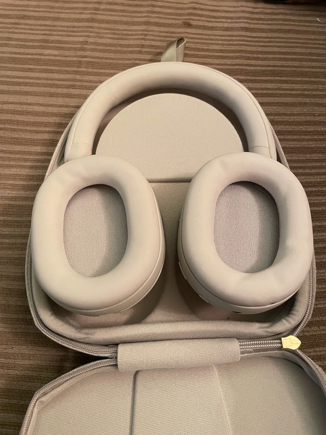 Sony WH-1000XM5 Noise Canceling Headphones - photo 2