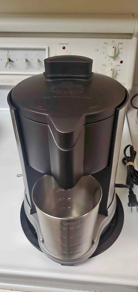 Waring Pro Juice Extractor/Electric Juicer