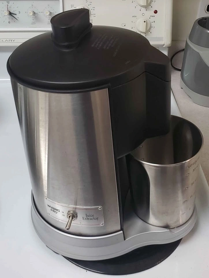 Waring Pro Juice Extractor/Electric Juicer - photo 2