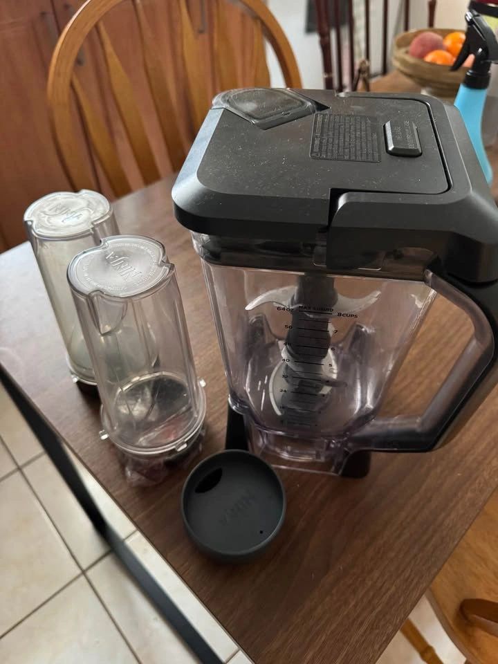 Ninja Professional Blender BL660C - photo 2