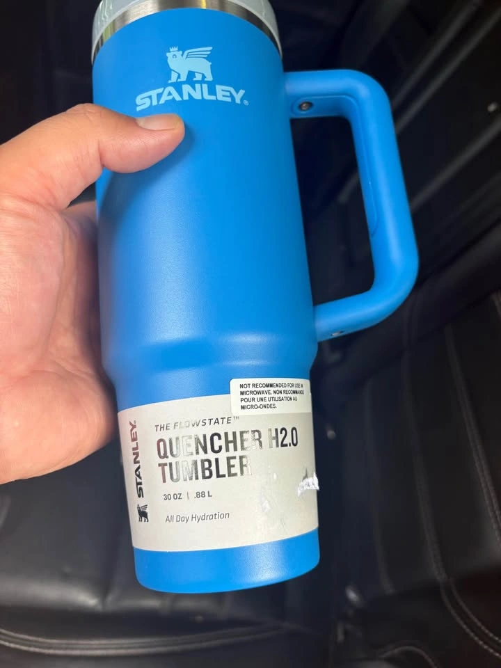 Brand New Stanley Quencher H2.0 FlowState Tumbler 30oz – Blue - photo 2
