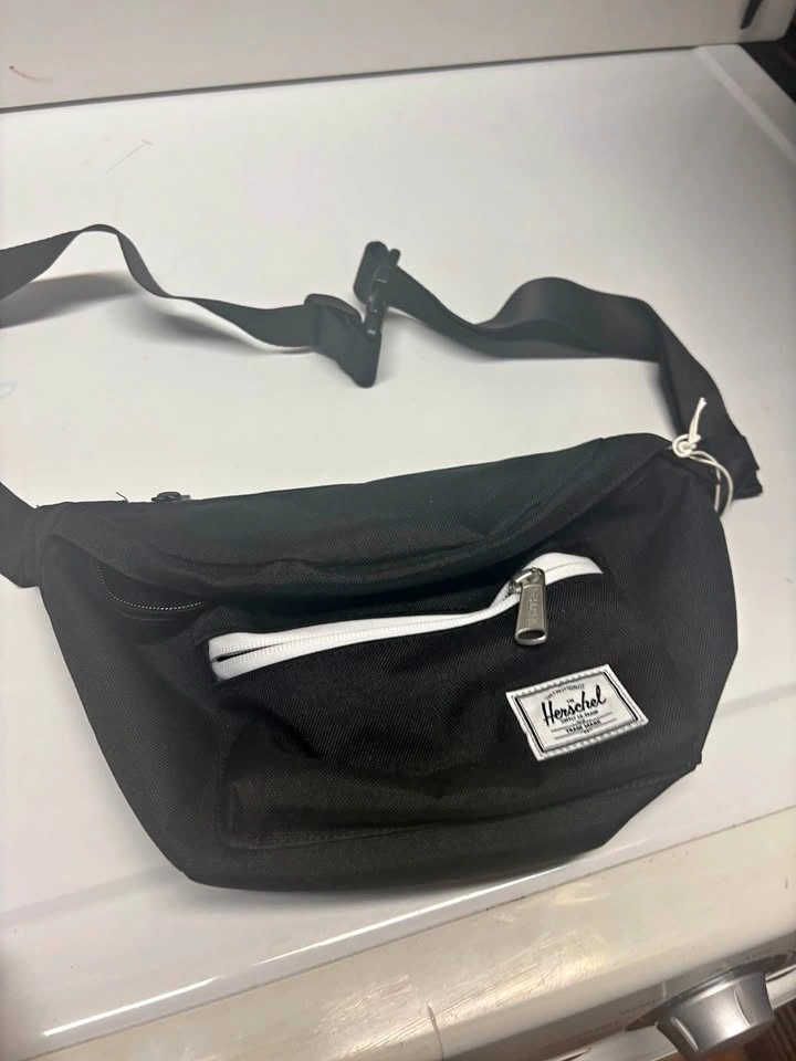 Herschel Supply Co. Pop Quiz Hip Pack 3.5L – Brand New with Tags
