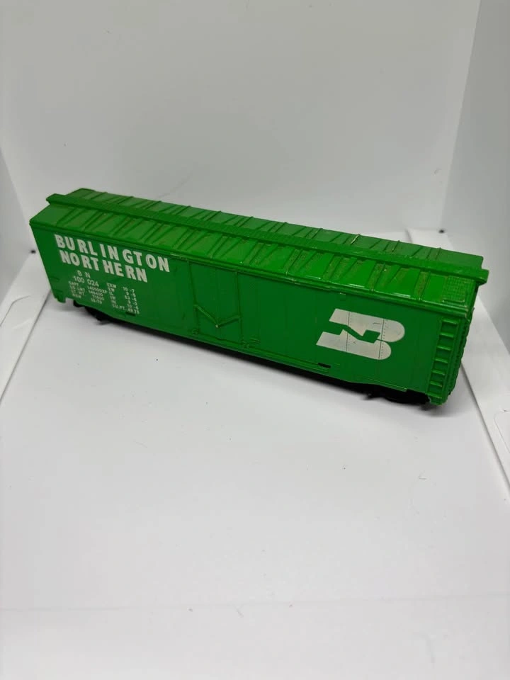 Burlington Northern HO Scale Boxcar - photo 2