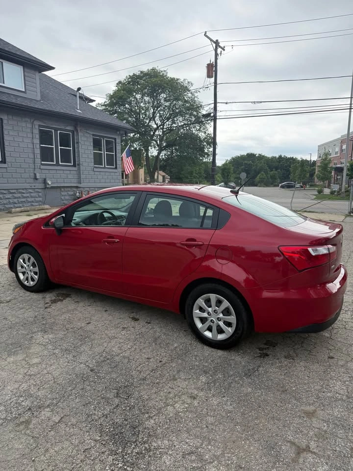 2017 Kia Forte LX Sedan 4D - photo 3