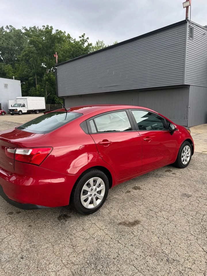 2017 Kia Forte LX Sedan 4D - photo 4