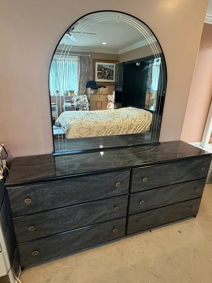 Queen Bedroom Set - Storage Bed + Dresser - photo 2