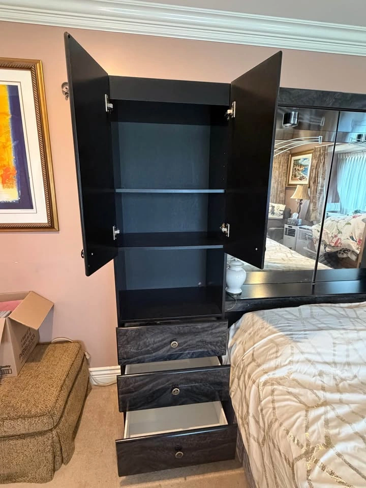 Queen Bedroom Set - Storage Bed + Dresser - photo 4