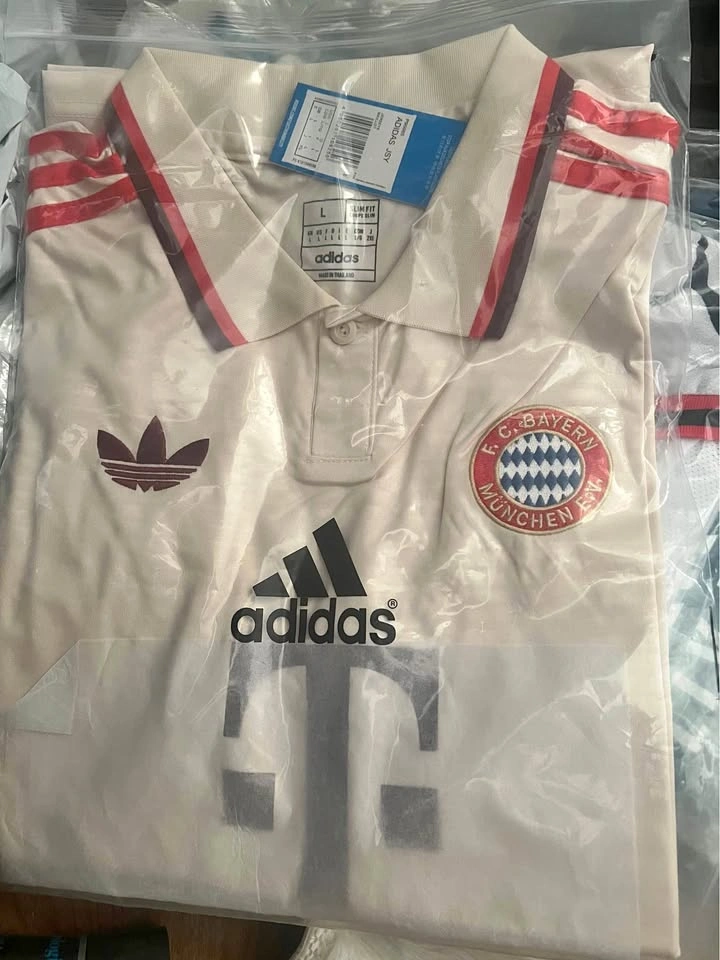 Bayern Munich Adidas Home Jersey 2025/26 – White – Size L – New