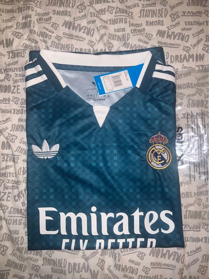 Real Madrid 2026/27 Third Jersey – Size L – Brand New - photo 2