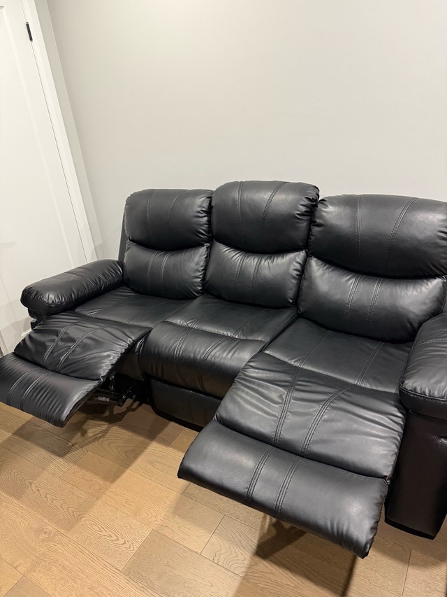 3-Seater Black Leather Reclining Sofa w/ Console — Like New - photo 3