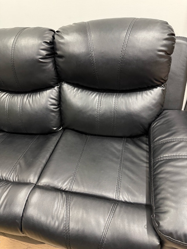 3-Seater Black Leather Reclining Sofa w/ Console — Like New - photo 4