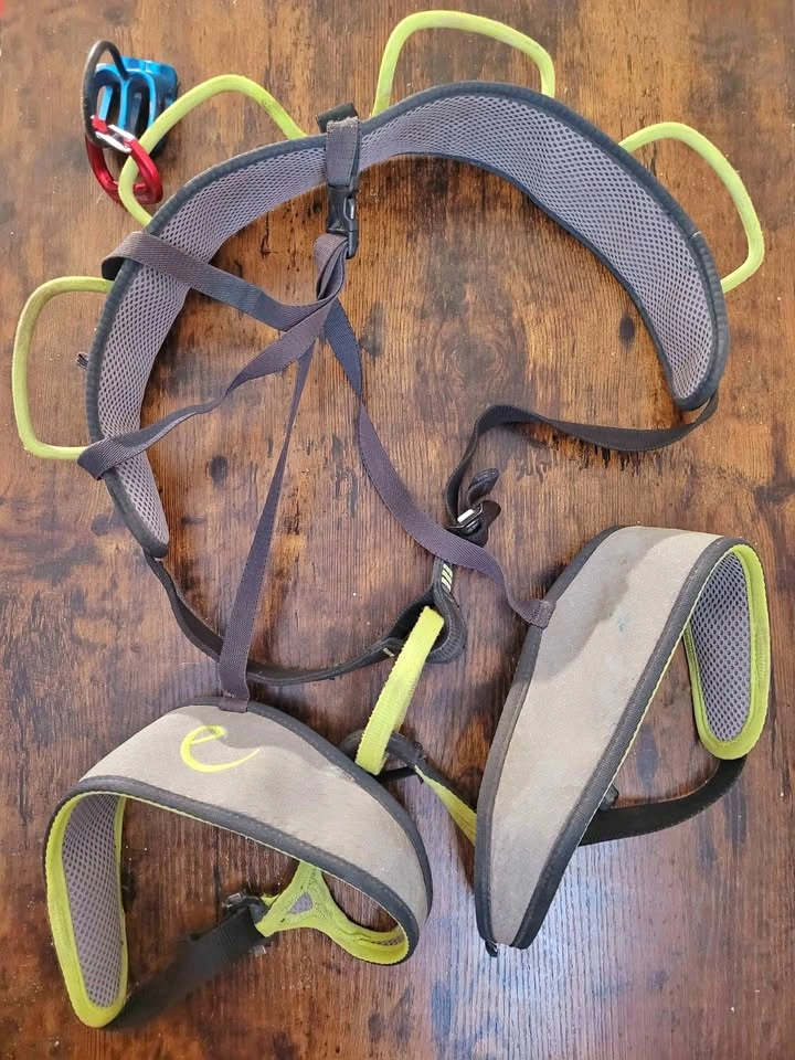 Climbing Gear Set: Edelrid Harness, Black Diamond ATC & Carabine