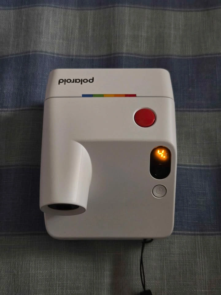 2026 Polaroid Go Gen 3 Instant Camera - White with Red Strap - photo 2