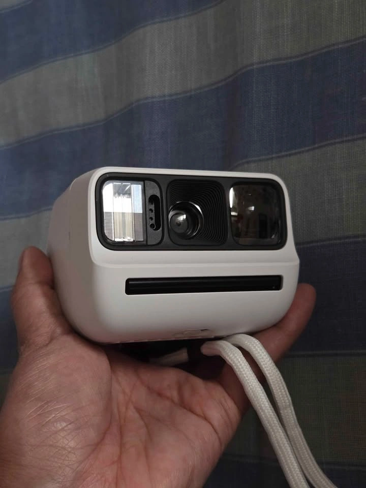 2026 Polaroid Go Gen 3 Instant Camera - White with Red Strap - photo 4