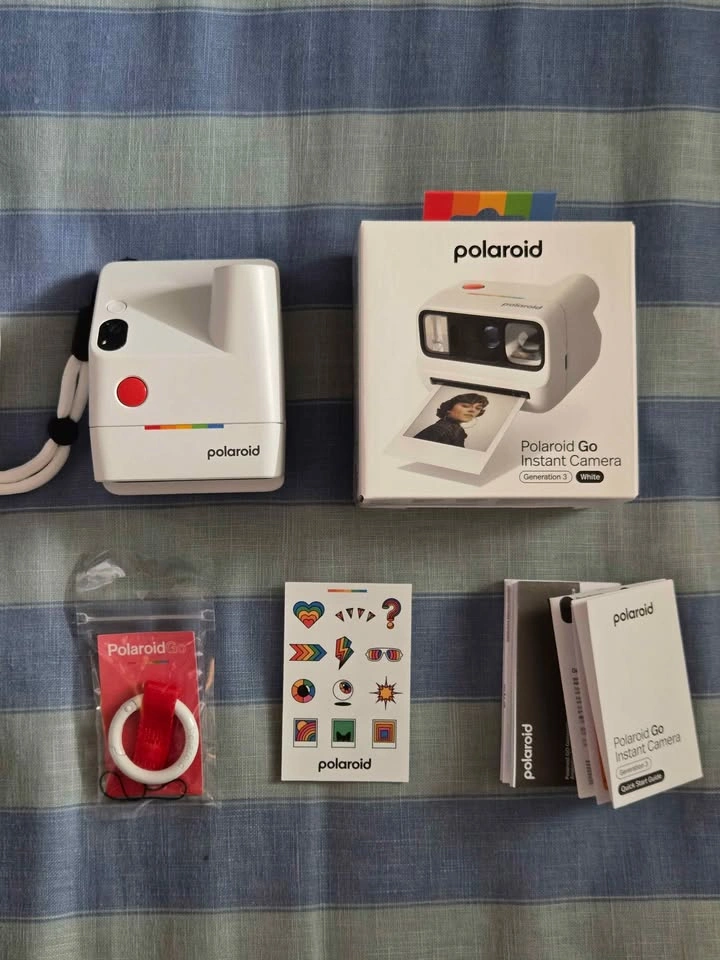 2026 Polaroid Go Gen 3 Instant Camera - White with Red Strap - photo 5