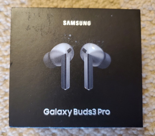 BRAND NEW Samsung Galaxy Buds3 Pro Black