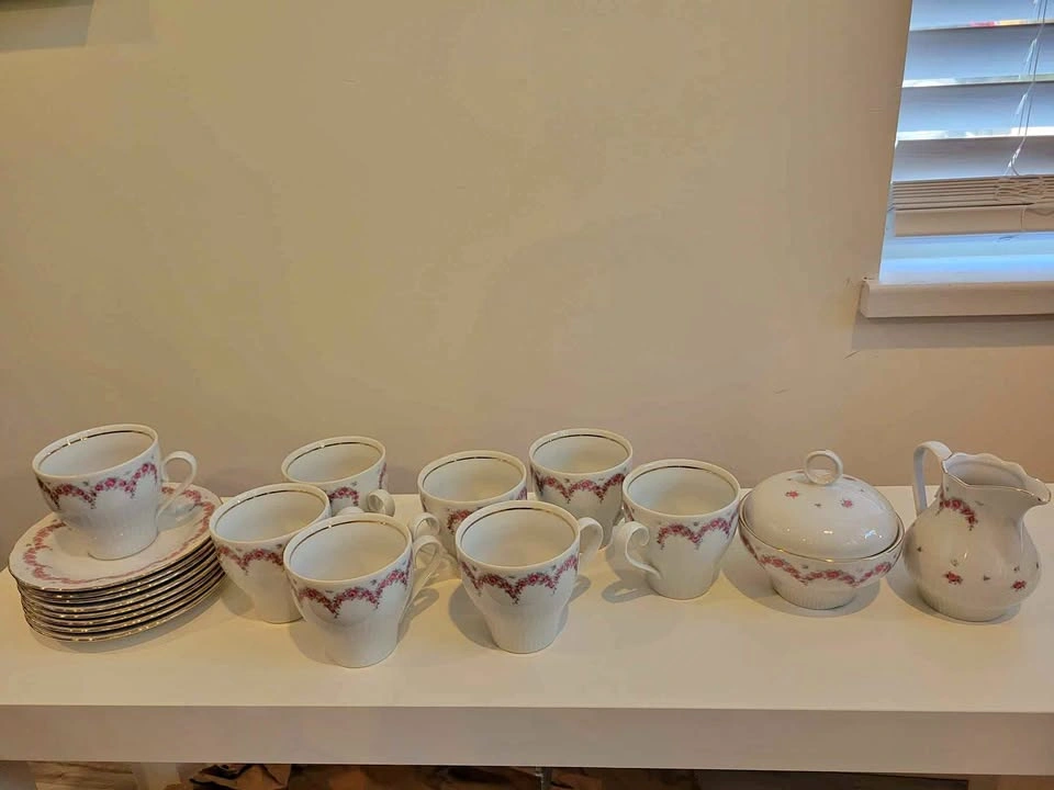 Set of 30 Graf Von Henneberg JLMENAU Tea Set - GDR