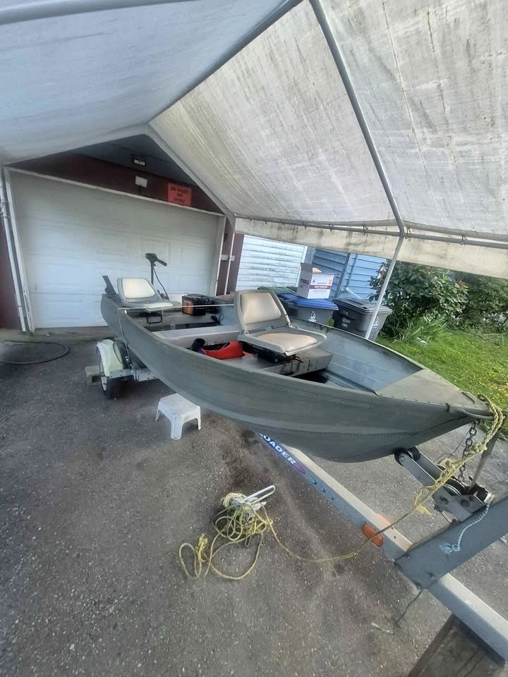 13 FT Aluminum Fishing Boat with Accessories
