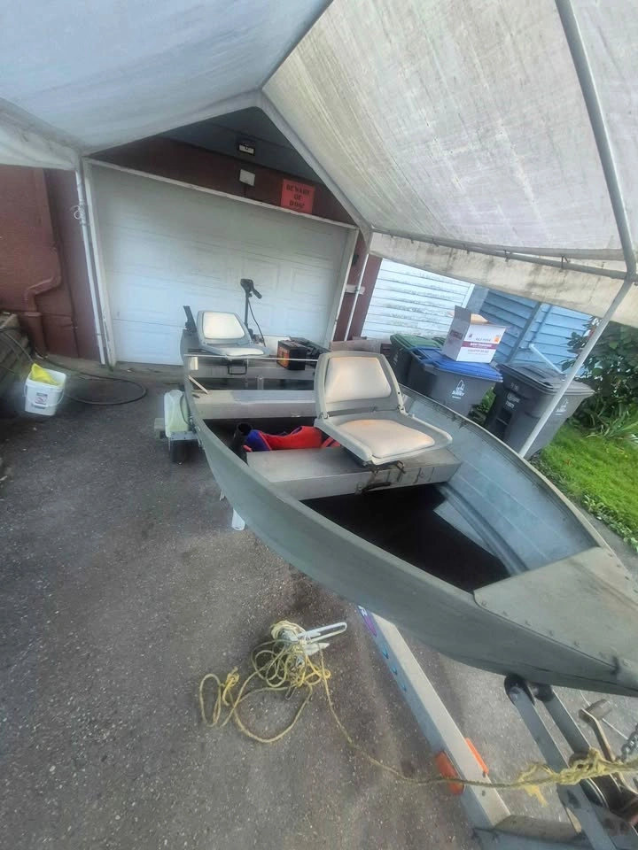 13 FT Aluminum Fishing Boat with Accessories - photo 3