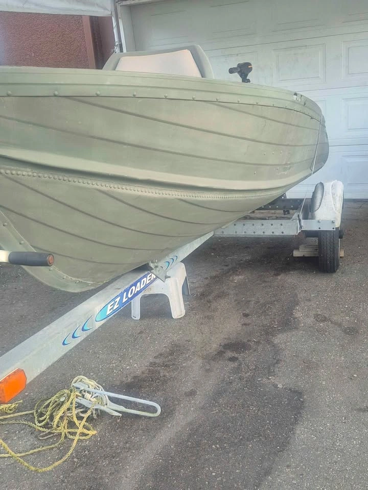 13 FT Aluminum Fishing Boat with Accessories - photo 4
