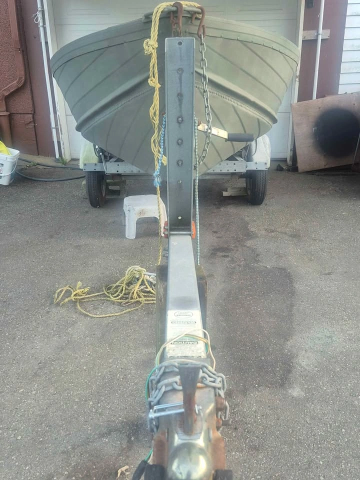 13 FT Aluminum Fishing Boat with Accessories - photo 5