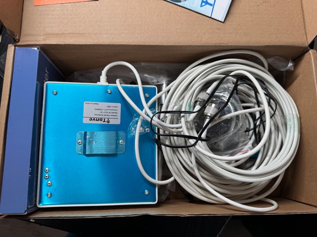 Tonve Cell Phone Signal Booster - photo 2