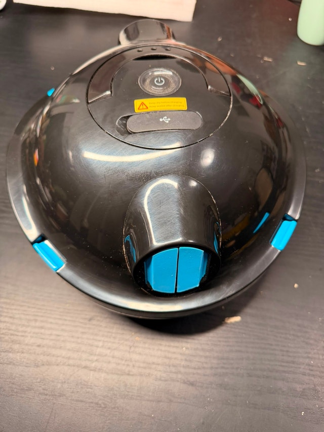 Y10 Robotic Pool Cleaner - photo 2