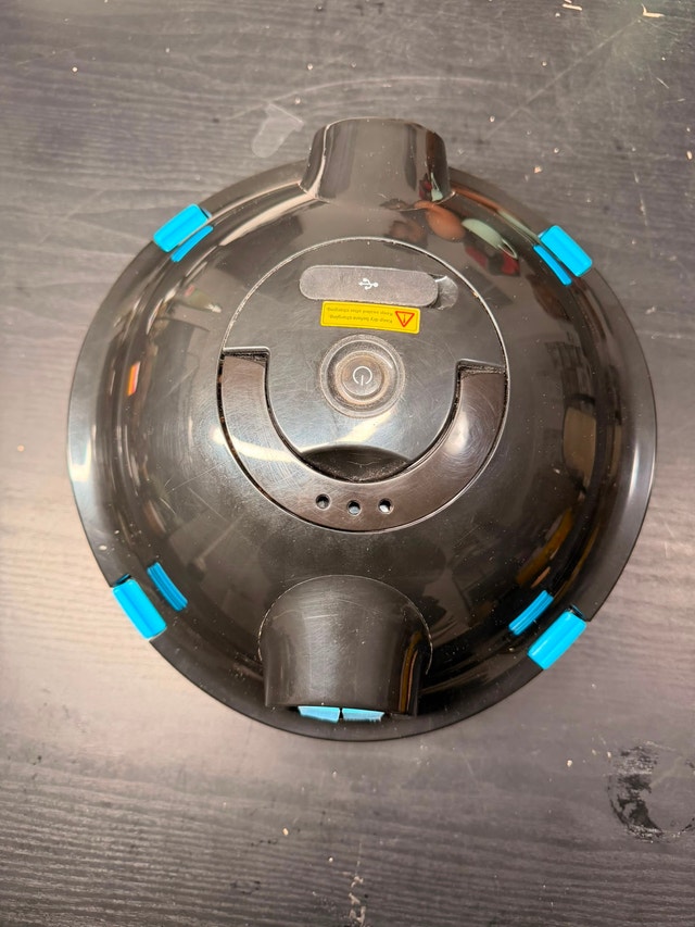 Y10 Robotic Pool Cleaner - photo 4