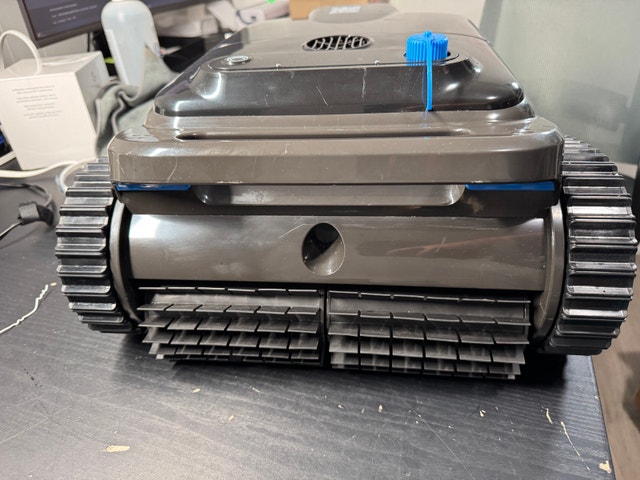 Y50S Cordless Robotic Pool Cleaner - photo 5