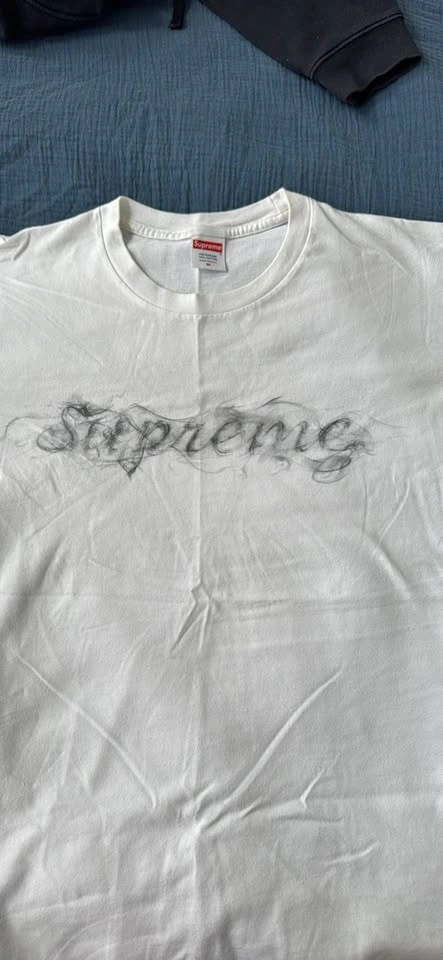 White supreme T Size M (NO TRADES)