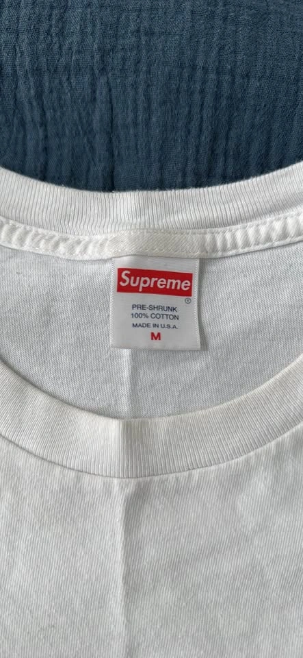 White supreme T Size M (NO TRADES) - photo 2