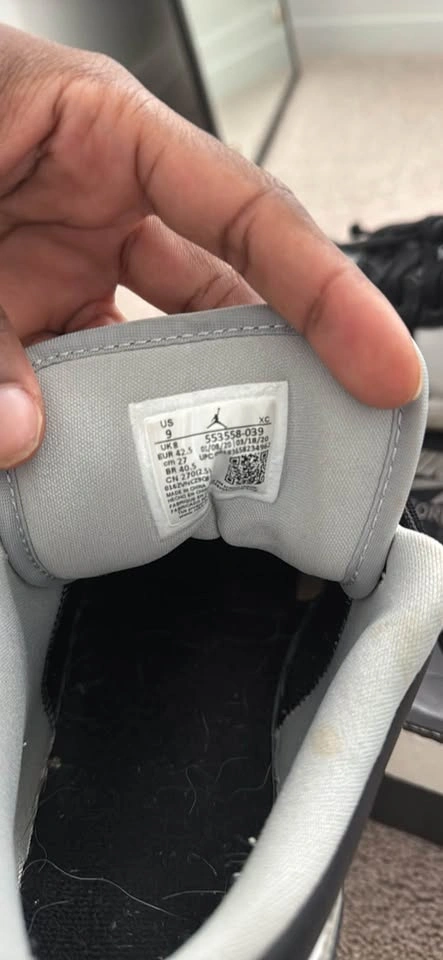 Jordan 1 low Black/Grey Size 9 Mens (NO TRADES) - photo 3