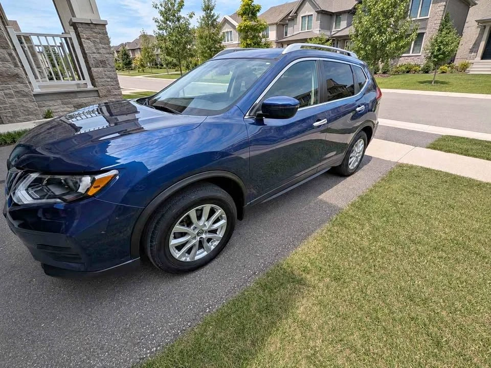 2020 Nissan Rogue S Special Edition - 79,000 km + Winter Tires