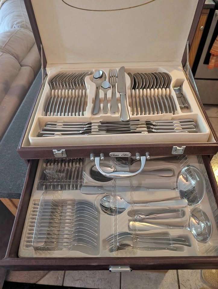 Casa Elite 72-Piece Stainless-Steel Flatware Set – Service for 1