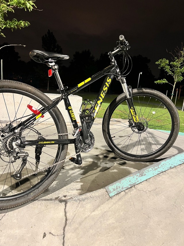 Genesis UAV 2.0 Mountain Bike- 75% Off - photo 2