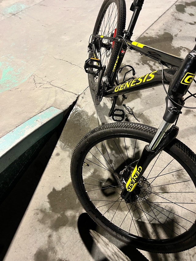 Genesis UAV 2.0 Mountain Bike- 75% Off - photo 3
