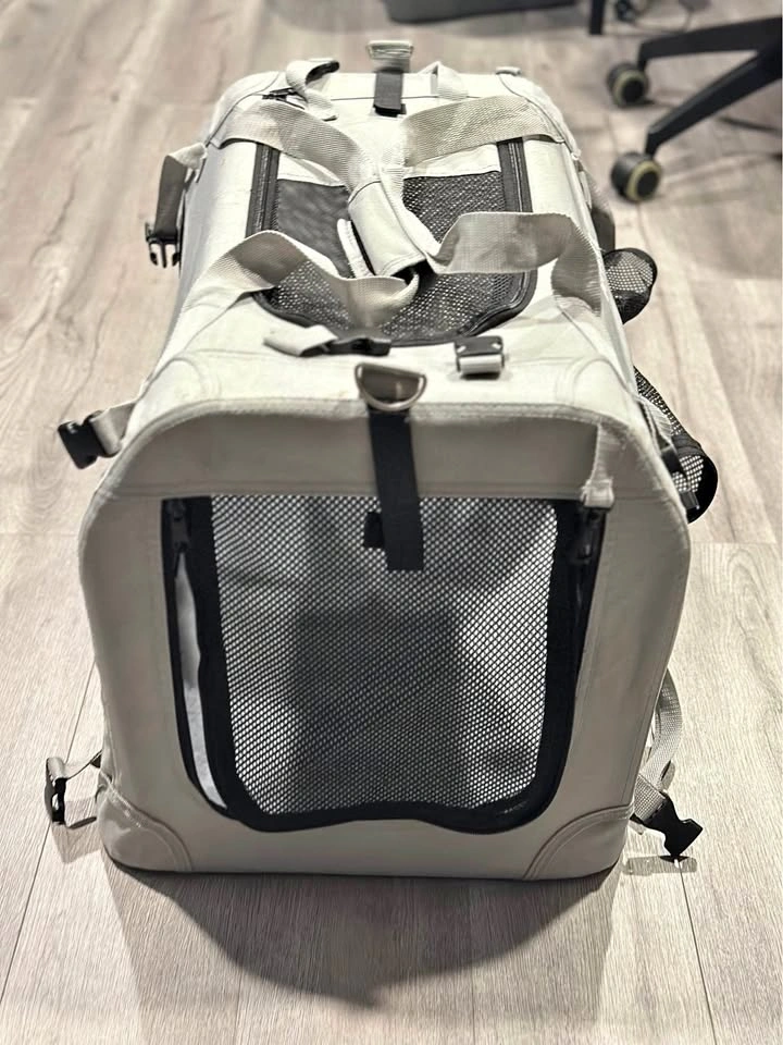 Petseek Extra Large Carrier 24x16.5x16 *BRAND NEW*