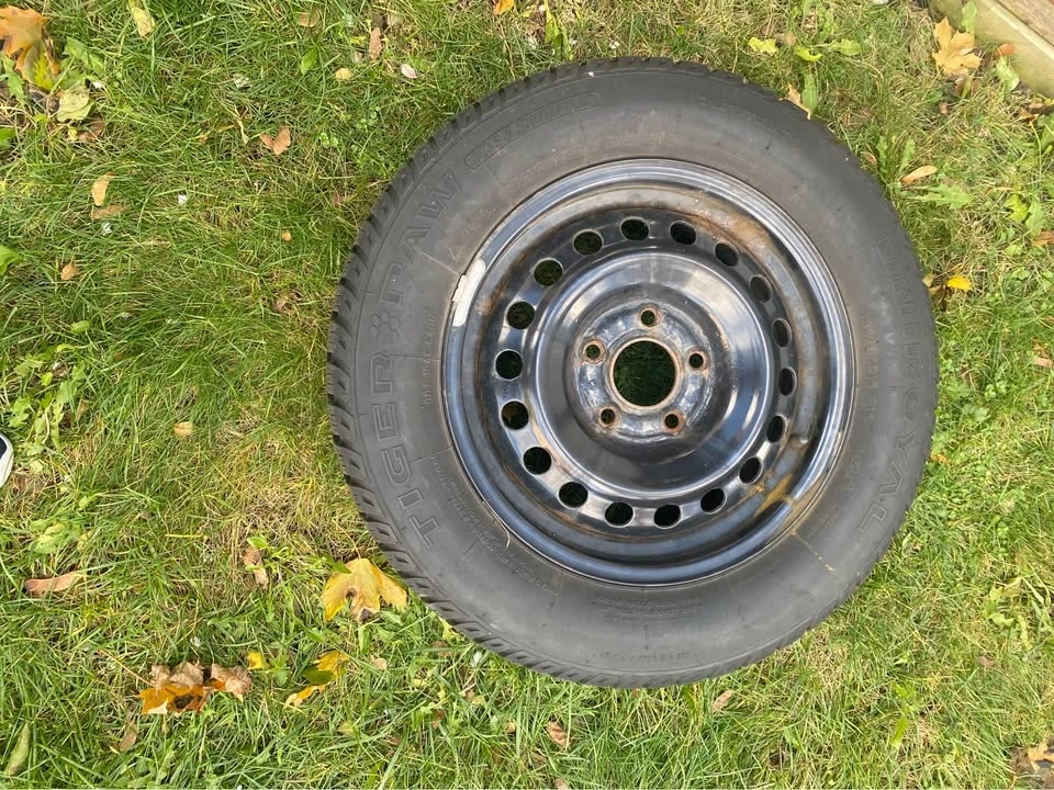 Winter Tires with Rim for sale - photo 3