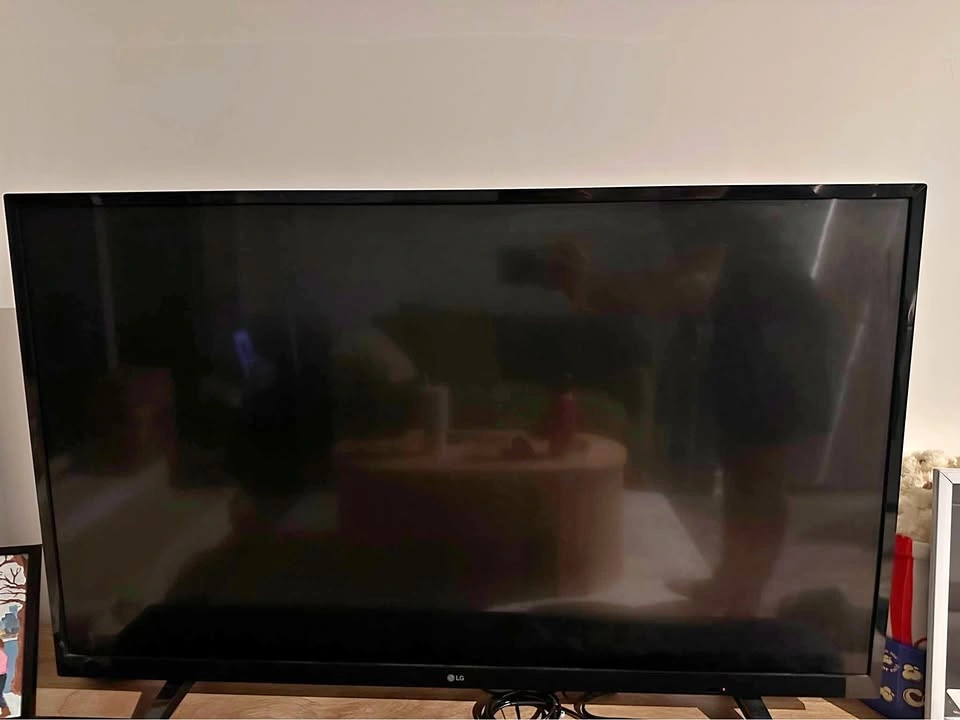 LG 4K UHD 43 inch Smart TV for sale - photo 3