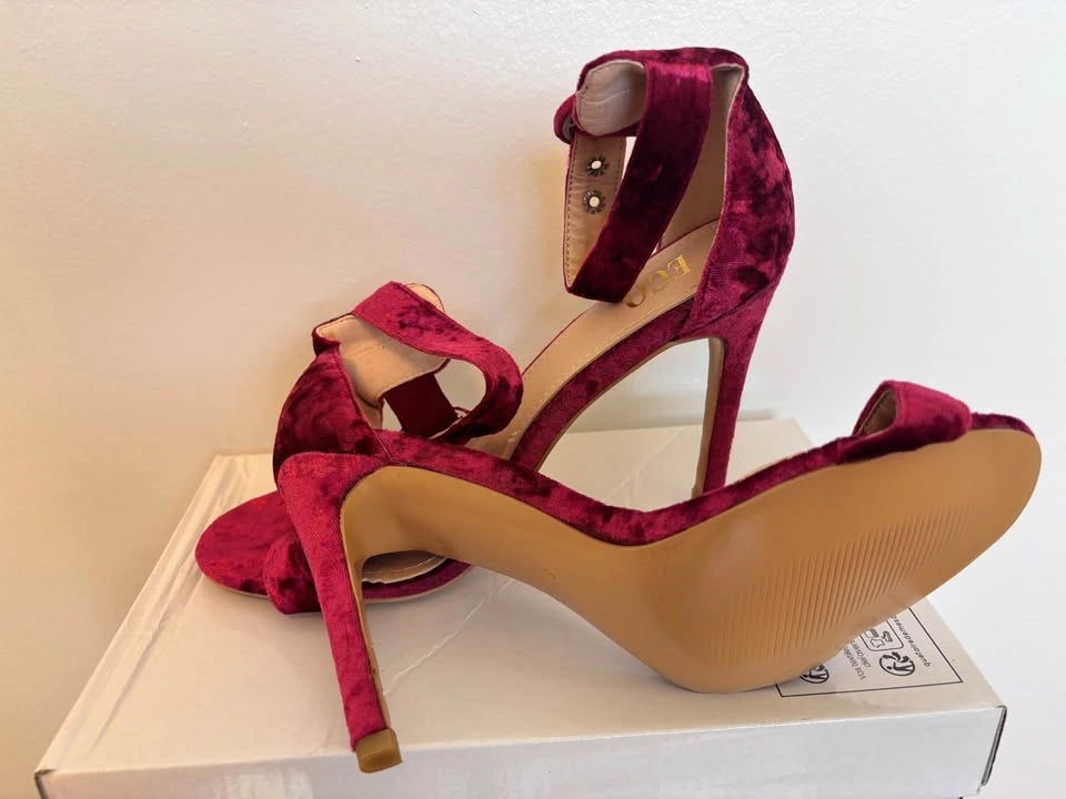 Burgundy Velvet Stiletto Heels - photo 4