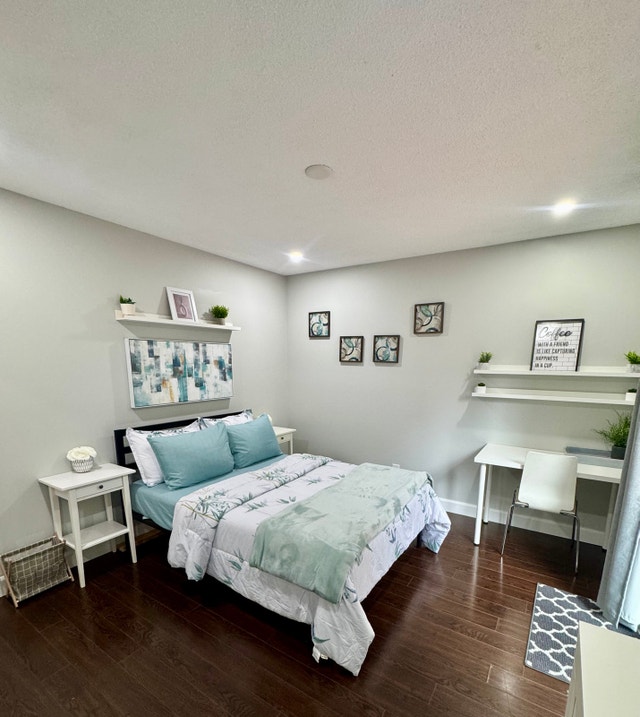 ✨ Beautiful Furnished Room for Rent – Whitby (Brock & Manning)